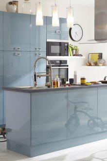 Синя кухня с мебели