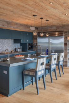 Хижа в сини тонове