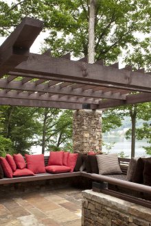 Външна тераса с декоративен сенник