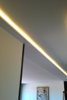 Led таван в коридора
