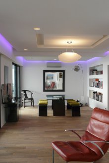 Син LED таван