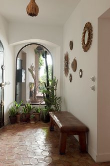 Италиански стил в интериора с плочки.