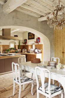 Италиански стил в интериора на трапезарията