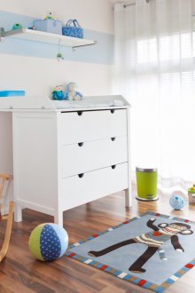 Дизайн на завеси за детска бяла монофонична