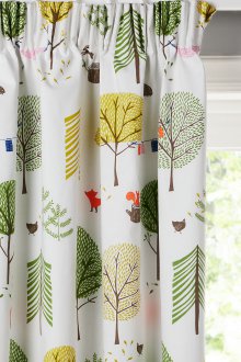 Дизайнерски завеси за детска стая с дървета