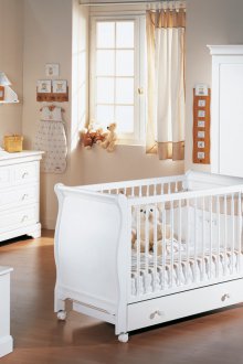 Дизайн на завеси за детска стая къса