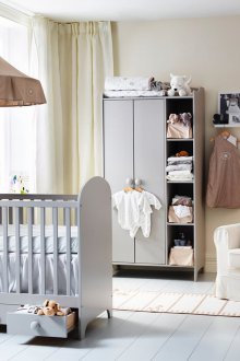 Дизайн на завеси за детска стая на ъглов прозорец