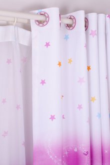 Дизайнерски завеси за детска стая със звезди.