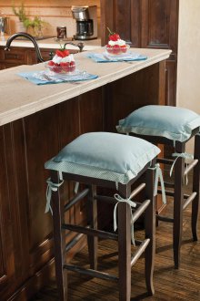 Reka bentuk dapur dengan bar oak