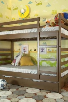 Кафяво двуетажно легло за две деца