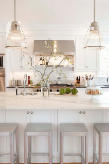 Reka bentuk dapur dengan bar cahaya