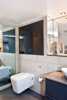 Баня в модерен стил с порцеланови плочки