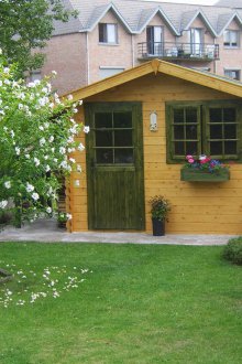 Къща за смяна с душ