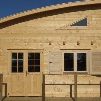 Къща за смяна с таванско помещение