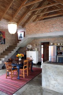 Ниша, изработена от тухли в интериора