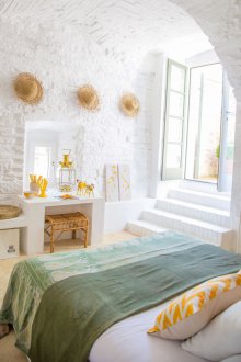 Ниша с прозорец в стаята