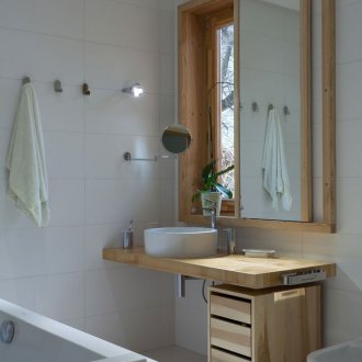 Bilik mandi kayu DIY