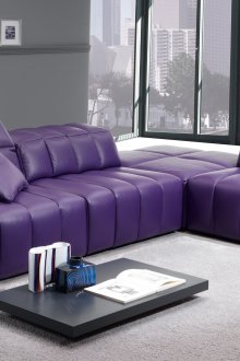 거실의 라일락 소파