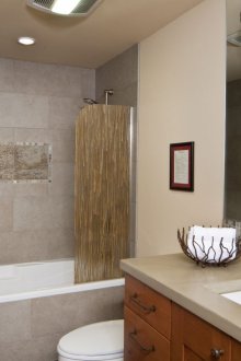 Bilik mandi DIY dengan cermin