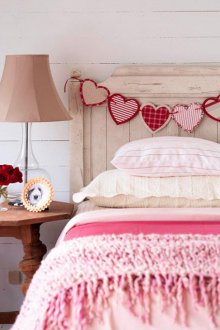 Декор за легло за Свети Валентин