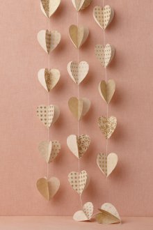 Декор за 14 февруари от обемни сърца