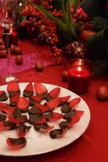 Декорация за маса за Свети Валентин в червено