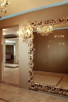 Рамка за огледалото