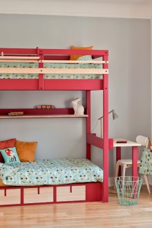 Таванско легло със стълби