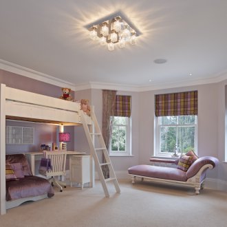 Таванско легло с работна зона