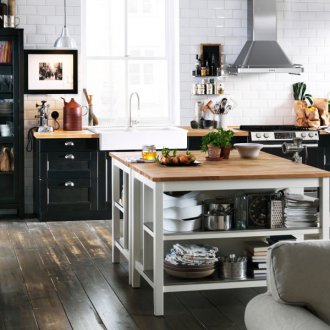 Bilik untuk lelaki dengan kereta tempat tidur