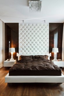 Кафява и бяла спалня