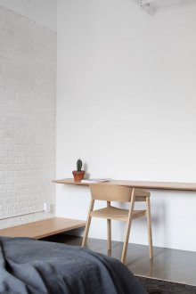 Weißes Interieur mit Arbeitsplatte