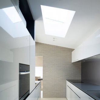 Interior dapur putih Jepun