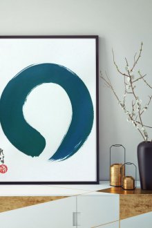 Interior Jepun dengan laci dada