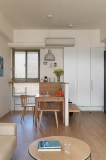 Bahagian dalaman sebuah apartmen kecil di Jepun