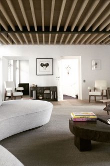 Bahagian dalaman Jepun dengan balok di atas siling