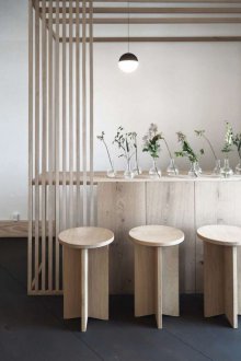 Interior Jepun dengan kaunter bar