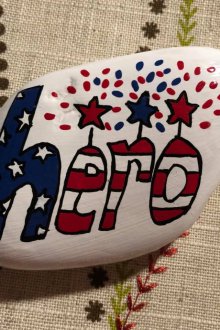 Kraf untuk 23 Februari dengan lukisan