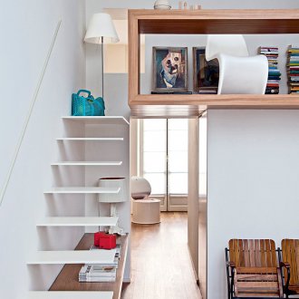 Интериор за момиче в апартамент на две нива