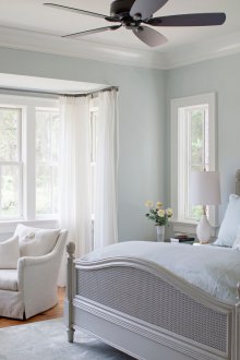 Интериор за момиче в сини тонове