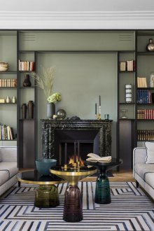 Интериор за момиче с камина