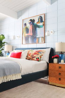 Интериор за момиче с легло