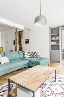 Интериор за момиче в пастелни цветове