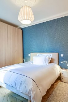 Модерен интериор за спалня за момиче