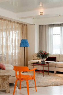 Зониране с бежови завеси