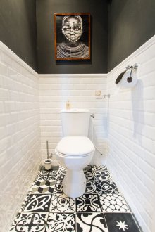 Bela WC ploščica