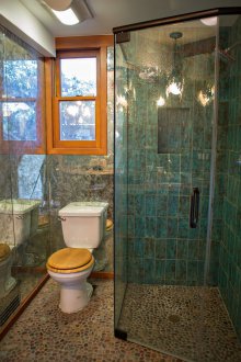 Glazed toilet tile