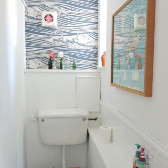 Kertas dinding tandas aksen