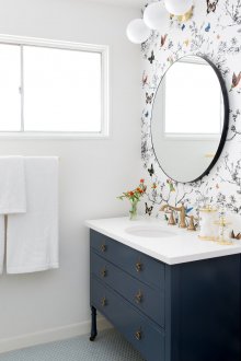 Kertas dinding tandas putih dengan cetakan