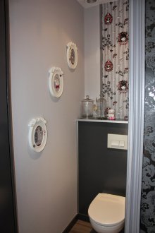 Kertas dinding tandas kelabu